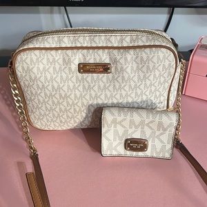 Micheal Kors Purse & Wallet